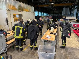 Bild: Heissbrandausbildung im Brandcontainer