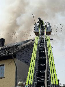 Bild: Dachstuhlbrand in der Illtalstraße