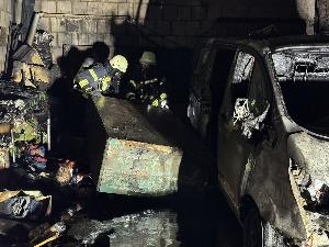 Bild: Brand eines Pkw in einer Garage in der Hierscheider Straße