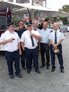 Bild: Gruppenfoto auf dem Marktplatz Finsterwalde