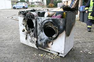 Bild: Die Geräte wurden von den Einsatzkräften ins Freie gebracht