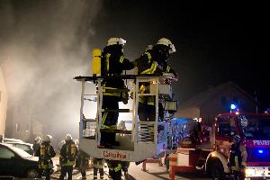 Bild: Auch die Drehleiter aus Illingen war im Einsatz