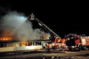 Bild: Großbrand in Neunkirchen (Foto: Fotodokumentation KFV-NK e.V. H.C.Klein)