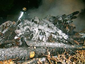 Bild: Mit Löschschaum wurde der Brand bekämpft