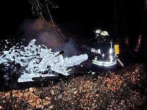 Bild: Mit Löschschaum wurde der Brand bekämpft