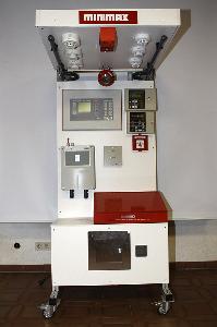 Bild: Die Übungsanlage wurde der Feuerwehr von der Firma Minimax zur Verfügung gestellt