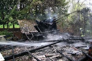Bild: Die Hütte brannte komplett nieder
