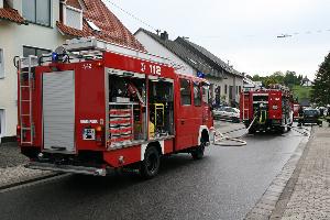 Bild: Einsatzfahrzeuge vor dem Wohnheim in der Wiesbacher Josefstraße