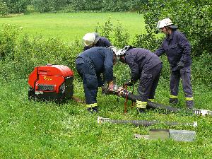 Bild: Gemeinsame Großübung von Feuerwehr, THW und DRK in Sotzweiler (Foto: Dirk Schäfer)