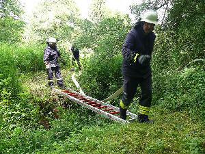 Bild: Gemeinsame Großübung von Feuerwehr, THW und DRK in Sotzweiler (Foto: Dirk Schäfer)
