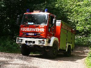 Bild: Gemeinsame Großübung von Feuerwehr, THW und DRK in Sotzweiler (Foto: Dirk Schäfer)