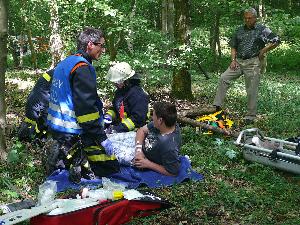 Bild: Gemeinsame Großübung von Feuerwehr, THW und DRK in Sotzweiler (Foto: Dirk Schäfer)