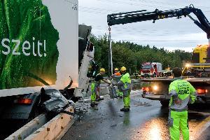 Bild: Bergungsarbeiten auf der Autobahn durch ein Fachunternehmen