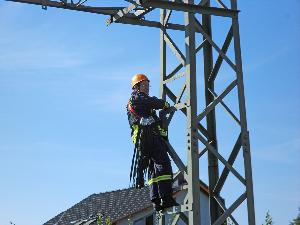 Bild: Übung der "Projektgruppe Absturzsicherung" auf dem Übungsgelände der SRHT Merzig-Wadern