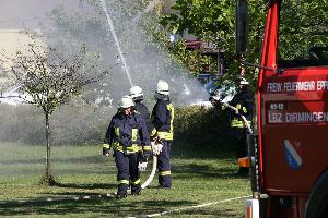 Bild: Löschangriff an der Jahreshauptübung der Feuerwehr Eppelborn in Habach 2012