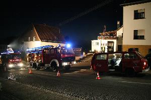 Bild: Einsatzfahrzeuge vor dem Übungsobjekt in der Wallenbornstraße