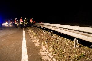 Bild: Auch die Mittelleitplanken wurden auf mehreren Metern beschädigt