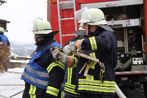 Bild: Atemschutzerfassung vor dem Gebäude