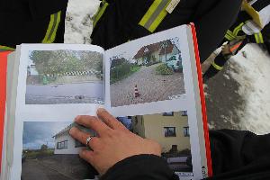 Bild: Hat sich bei diesem Einsatz bewährt: Verzeichnis aller Hydranten mit Fotos der genauen Lage, um die Hydranten auch unter dichtem Schnee zu finden