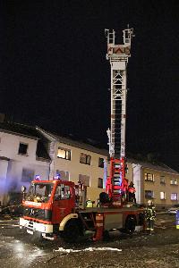 Bild: Die Drehleiter wird in Stellung gebracht