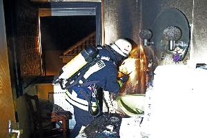 Bild: Öffnen eines "Hot-Spots", einer Hitzequelle in der Badezimmerwand