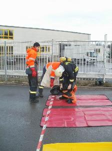 Bild: Übung Gefahrstoffzug Landkreis Neunkirchen am 12.04.2013