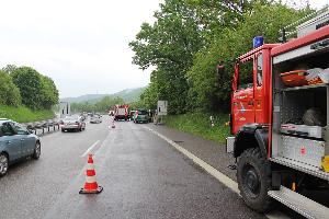 Bild: Feuerwehr, Polizei und Rettungsdienst waren mit mehreren Fahrzeugen vor Ort