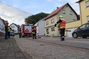 Bild: Mit Bindemitteln wurde das ausgelaufene Motoröl aufgenommen