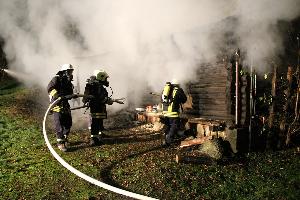 Bild: Löscharbeiten