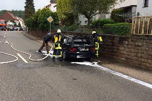 Bild: Die L112 musste während der Löscharbeiten voll gesperrt werden