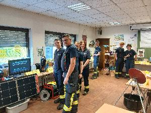 Bild: Kameradinnen und Kameraden aus allen Löschbezirken in Eppelborn besuchten die Ausstellung, hier aus Dirmingen.