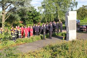 Bild: Kranzniederlegung am Kriegerdenkmal