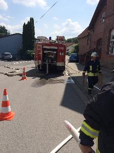 Bild: Die Feuerwehr war zu einem Fahrzeugbrand in der Straße Zur alten Mühle ausgerückt