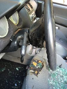 Bild: Brandschaden im Bereich der Lenksäule