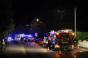 Bild: Neben der Feuerwehr war auch der Rettungsdienst und die Polizei im Einsatz