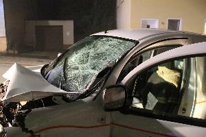 Bild: Der nicht angeschnallte Fahrer erlitt lebensgefährliche Verletzungen