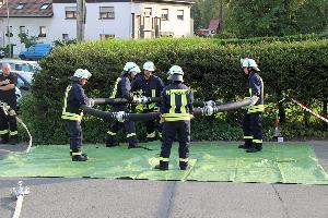 Bild: Aufbau einer Not-Dekontaminationsstelle