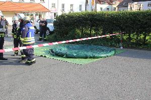 Bild: Aufbau einer Not-Dekontaminationsstelle