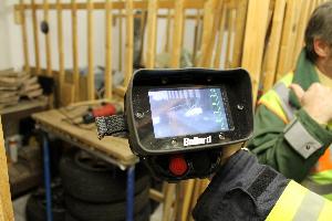 Bild: Bei der Kontrolle des Kellerraumes mit einer Wärmebildkamera