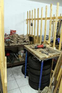 Bild: die kleine Werkbank im Kellerraum