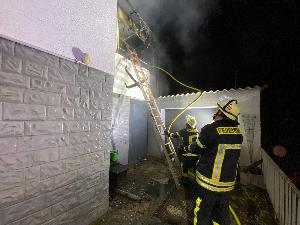 Bild: Brand eines Terrassenanbaus "Auf Der Hohl"
