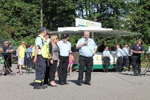 Bild: Neben Wehrführer Klaus Theis richtete auch Kreisbrandinspekteur Werner Thom Grußworte an die Kinder und Jugendlichen der Jugendfeuerwehr