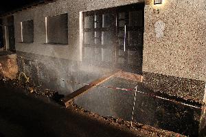 Bild: Unter großem Druck spritze das Wasser aus der beschädigten Wasserleitung