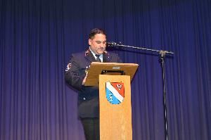 Bild: Löschbezirksführer Andreas Groß bei seiner Ansprache