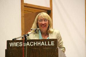 Bild: Bürgermeisterin Birgit Müller-Closset nahm zahlreichen Ehrungen und Beförderungen vor