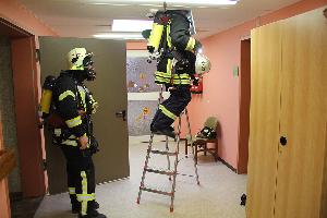 Bild: Kontrolle der Zwischendecke