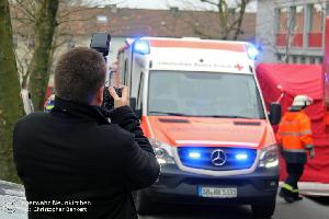 Bild: Großeinsatz von Feuerwehr, Polizei und Rettungsdienst im Rathaus in Neunkirchen (Foto: Christopher Benkert - Feuerwehr Neunkirchen)