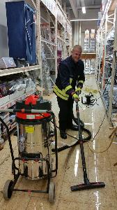 Bild: Einsatz der großen Wassersauger aus dem Löschbezirk Bubac-Calmesweiler in Neunkirchen