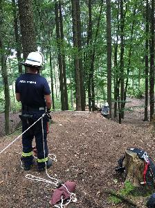 Bild: Praktische Übungen zum Sichern an absturzgefährdeten Bereichen