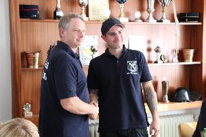 Bild: Löschbezirksführer Bruno Paul mit seinem neu gewählten Stellvertreter Simon Paulini